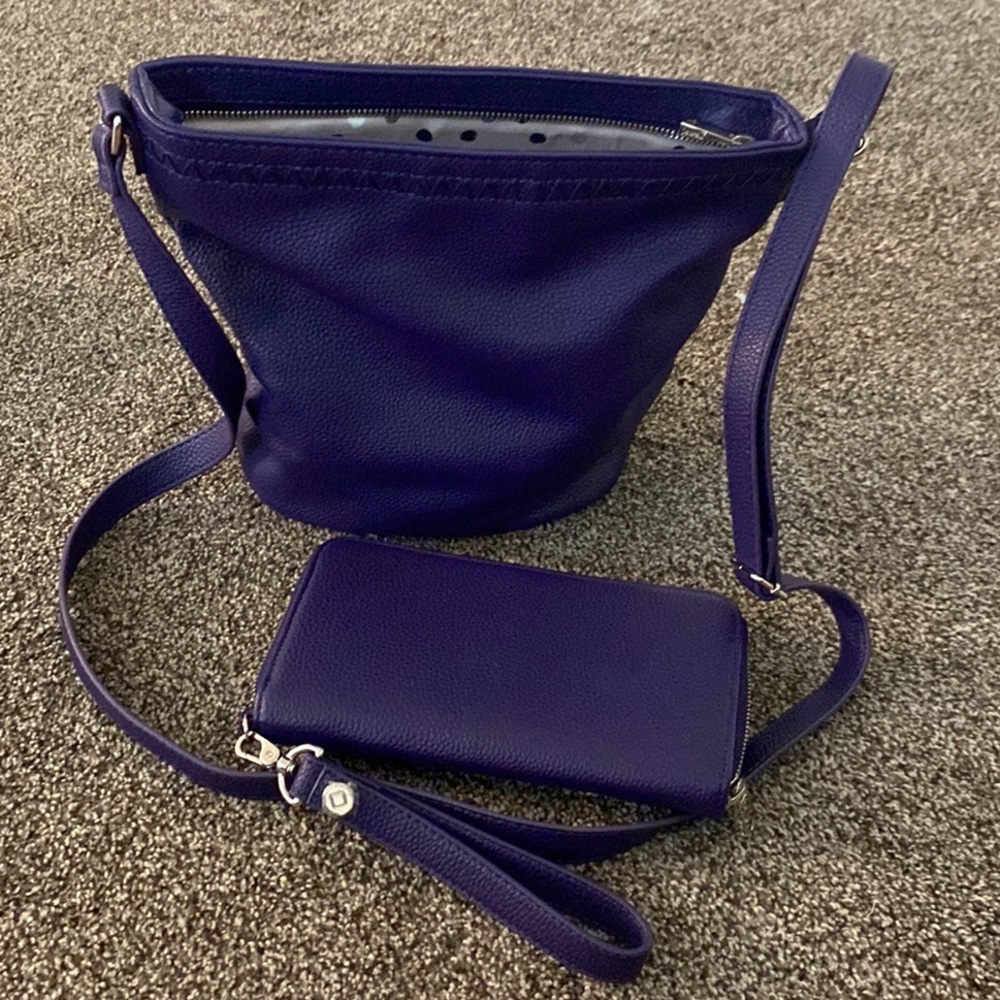 💜Thirty One Purse and Wallet/Clutch.